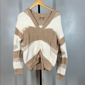 Elegant V-Neck Sweater in Cream and Brown